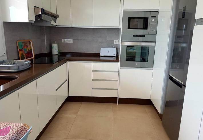 Entire apartment, Apartment "Primera Linea San Juan" with Sea View, Shared Pool & Wi-Fi in Platja de l'Horta-Mutxavista (San Juan Playa), San Juan Playa