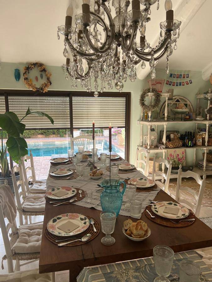 Chambre d’hôte pour 4 personnes, avec terrasse et jardin ainsi que vue et piscine à Vacqueyras - 4