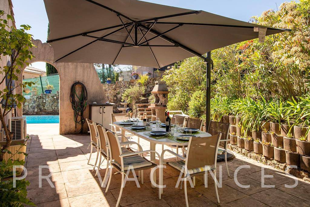 Lovely holiday home with private pool and air conditioning in Les Adrets-de-l'Estérel, Massif de l'Esterel
