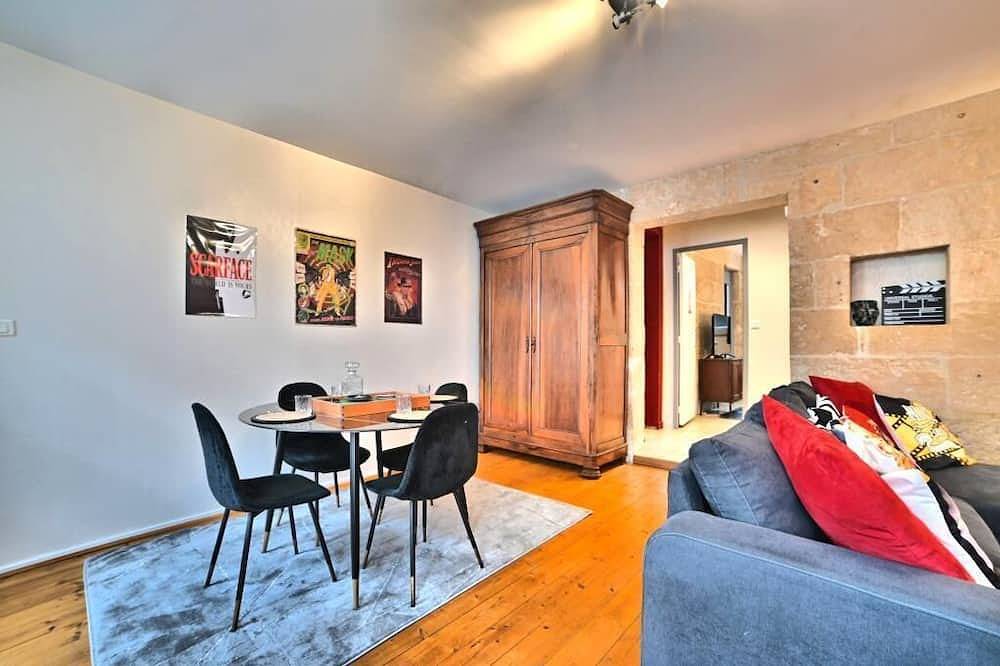 Entire apartment, ღ Olympia Saintais - Free Parking, Fibre, Ground Floor in Saintes, Saintes region