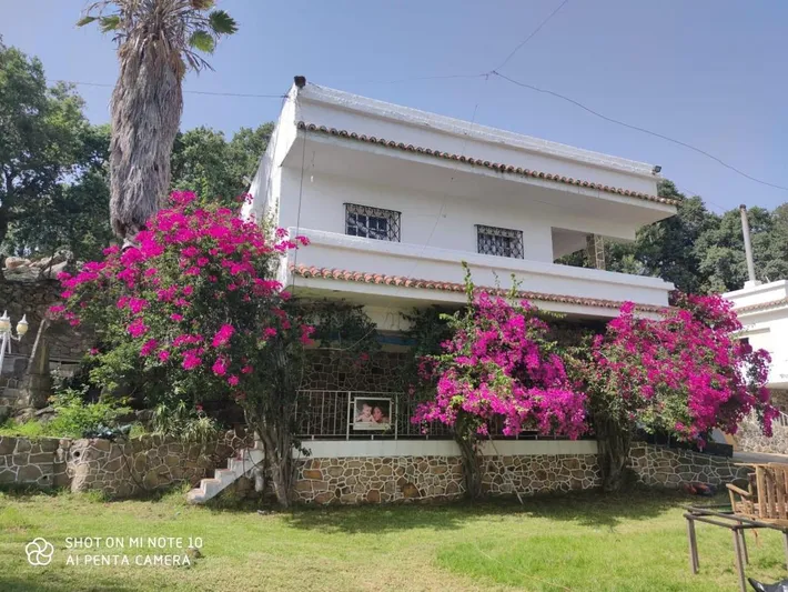 Casa rural para 10 personas, con vistas y piscina además de balcón y jardín - 1