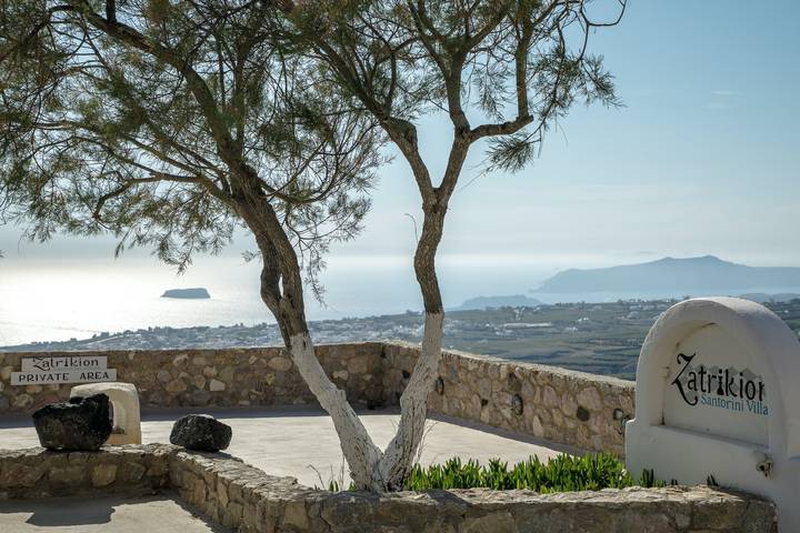 Ganze Wohnung, Apartment „Deluxe Sea View Suite“ mit Wlan und Klimaanlage in Santorin