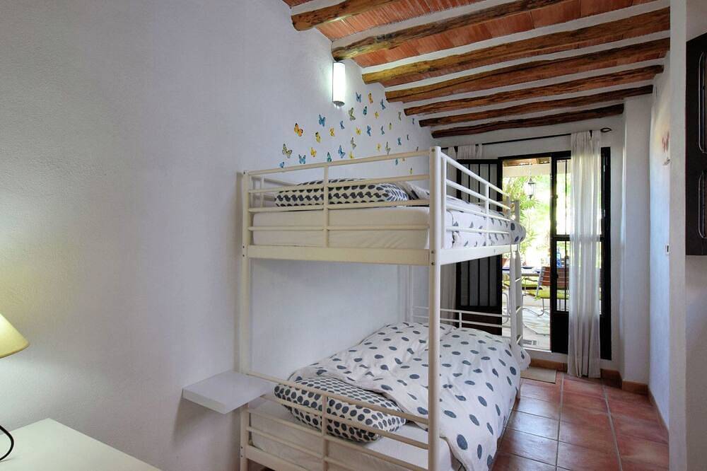 Holiday Home in Rute with Private Pool in Rute, Sierras Subbéticas