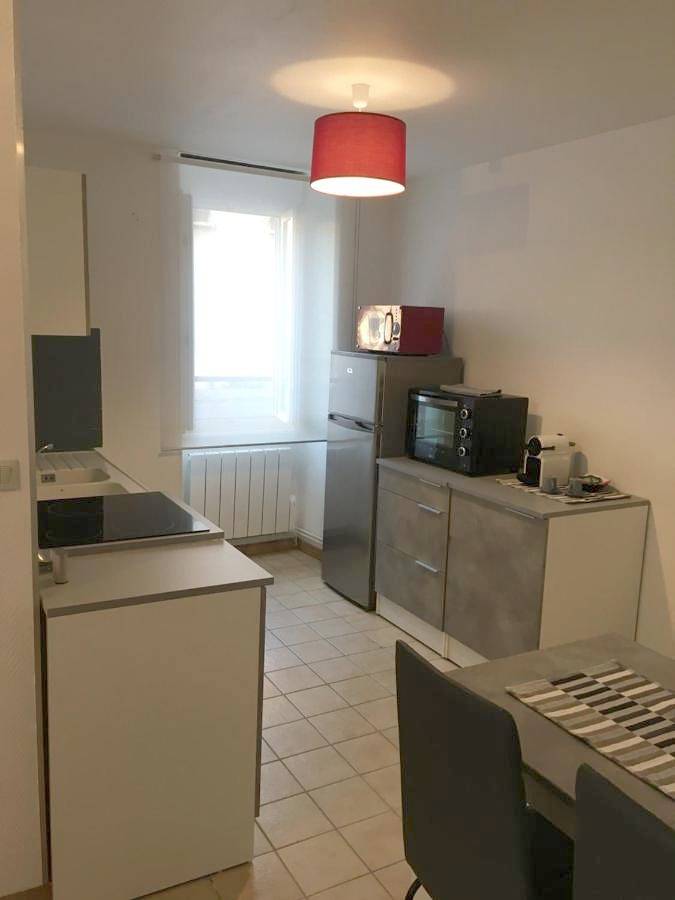 Appartement entier, One-Bedroom Apartment in Saint-Pierre-le-Moûtier, Nièvre