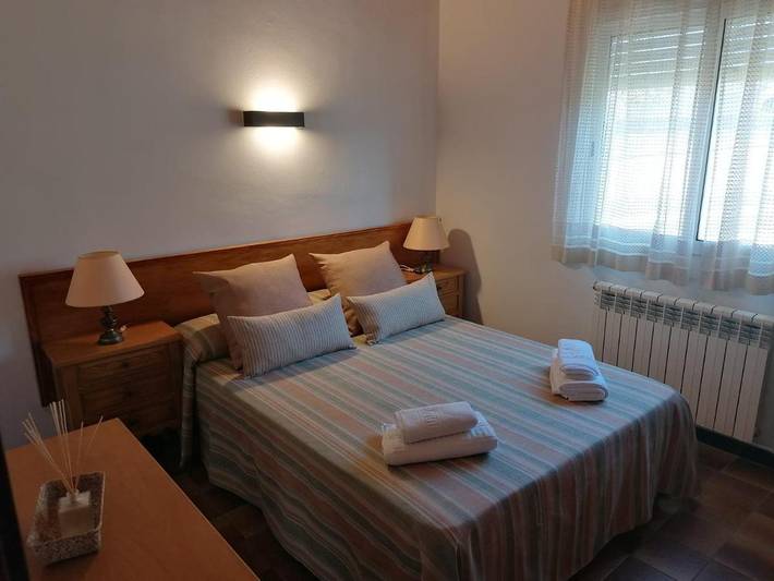 Casa rural con piscina para 7 personas, con jardín además de vistas y piscina, Se admiten mascotas en Osona - 4