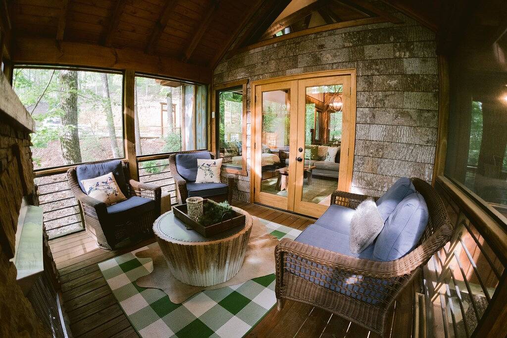 Inn The Ravine Luxury Treehouse * Whirlpool, Kamin, Feuerstelle, abgeschieden * in Cherry Log, Chattahoochee National Forest