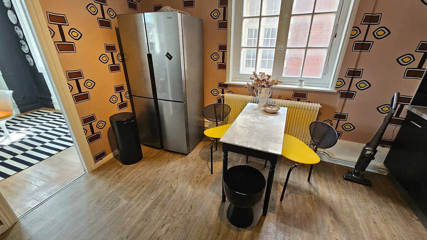 Apartamento entero, Bail Mobilité, Grand T3 sur les places d'Arras in Arrás (Paso de Calais), Región de Arras