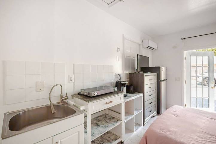 Small Studio apartment in Indian River County