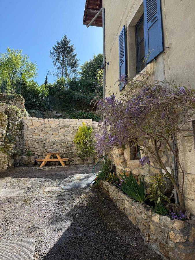 Location de vacances pour 4 personnes, avec terrasse à Chanaz - 2