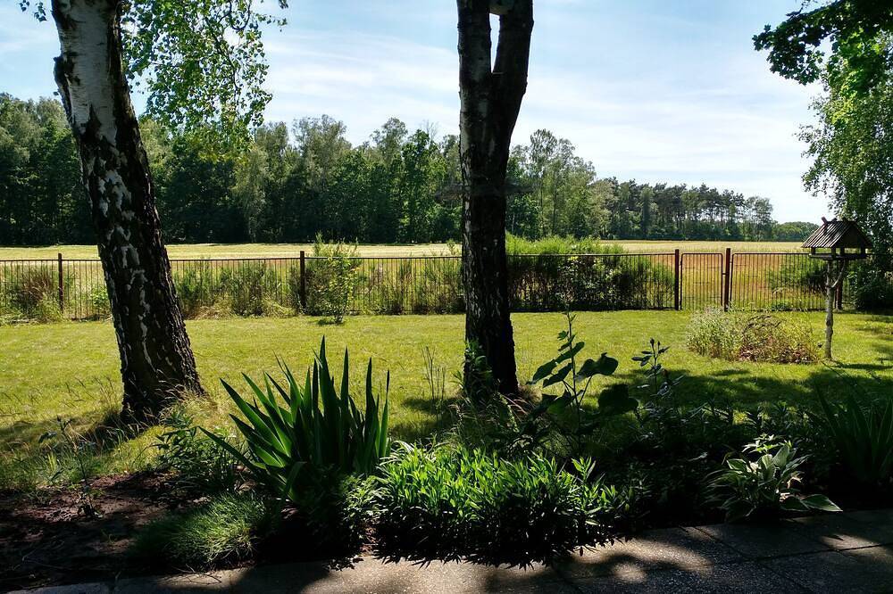 Rural garden house with fireplace and natural panorama in Niedergoersdorf, Fläming Heath
