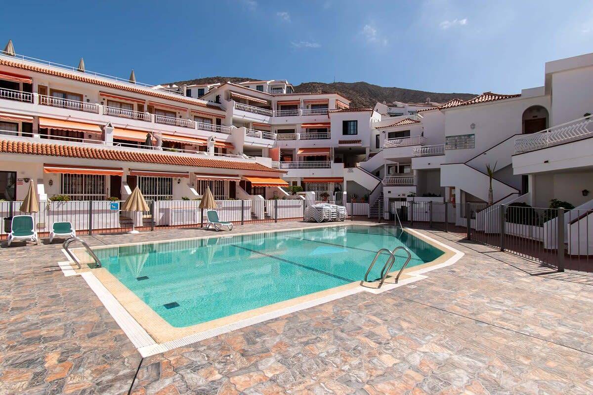 Ganze Wohnung, Ferienwohnung für 2 Personen mit Pool in Los Cristianos, Arona