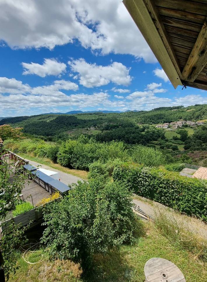 Gîte pour 2 personnes, avec terrasse à Saint-Julien-du-Serre