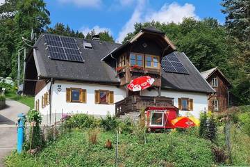 Ferienhaus für 4 Personen, mit Seeblick und Ausblick sowie Garten im Salzkammergut