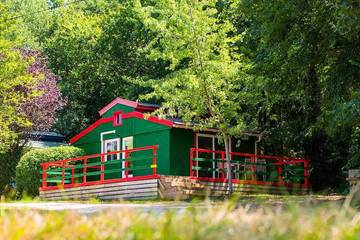 Gîte pour 6 personnes, avec terrasse et piscine, animaux acceptés à Serviès