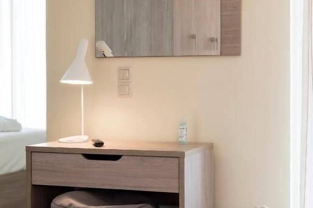 Dimitra, Villa mit Pool 250m zum Strand in Finikounda, Messenien