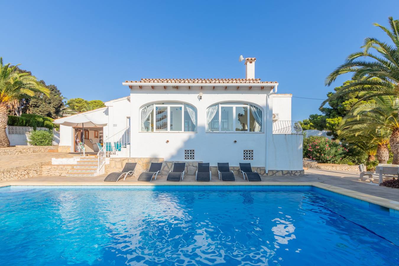 Villa Rosa with Mountain View, Pool, Wi-Fi, A/C, Terrace & Garden in Benissa, Costa Blanca