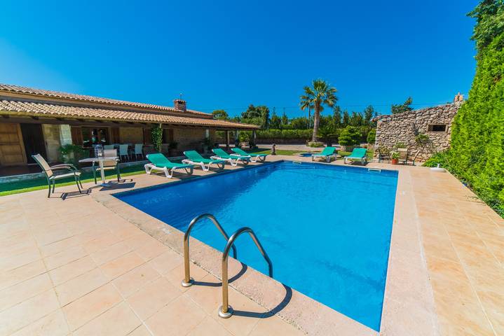Finca für 6 Personen, mit Garten und Terrasse in Port de Pollença