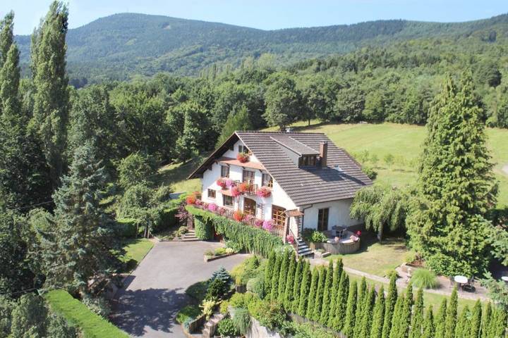 Cottage pour 2 personnes, avec jardin ainsi que vue et terrasse à Dieffenbach-au-Val