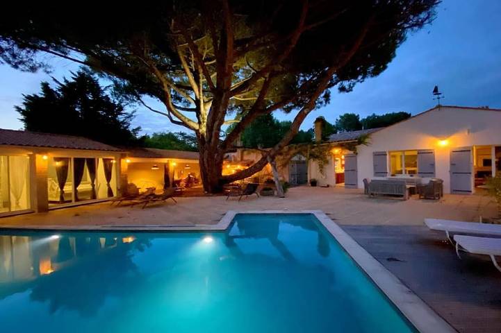 Villa pour 18 personnes, avec jardin et terrasse, animaux acceptés à Saint-Trojan-les-Bains