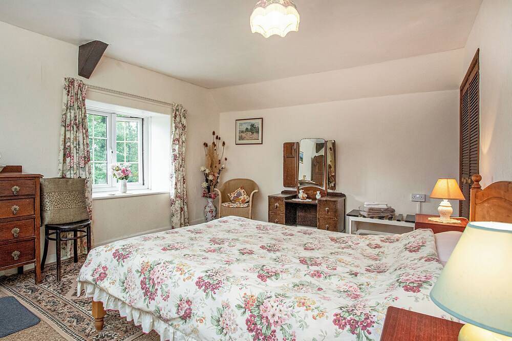 East Hook Holiday Cottages - Clover Cottage in Devon