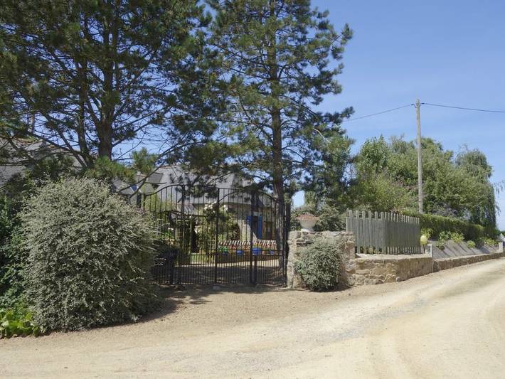 Location de vacances pour 8 personnes, avec jardin et vue, animaux acceptés à Pleumeur-Gautier