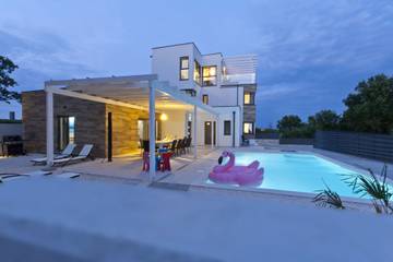 Villa für 14 Personen in Pula-Medulin, Medulin, Bild 1