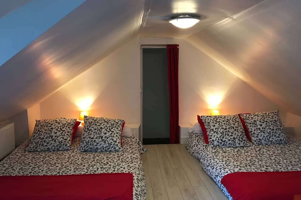 Marne encantadora casa frente al mar con jardín entre París y Disneyland in Bry-sur-Marne, Valle del Marne