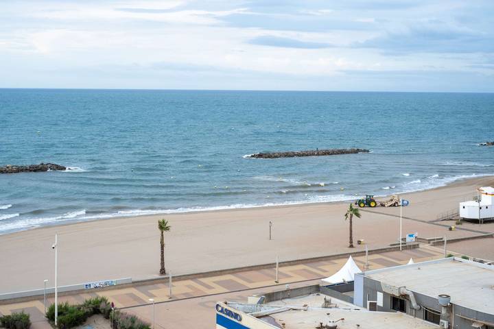 Gîte pour 8 personnes, avec balcon/terrasse et jacuzzi, animaux acceptés dans Casino de Valras Plage - 4
