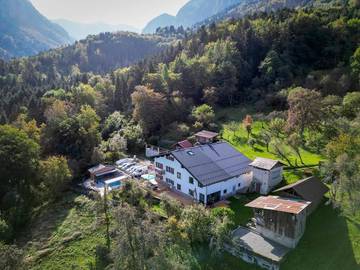 Chambre d’hôte pour 2 personnes, avec jardin ainsi que piscine et vue à Scionzier