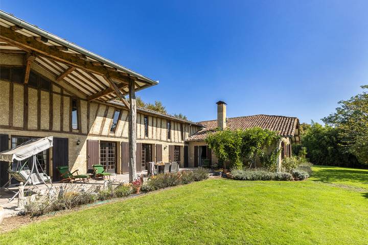 Villa pour 6 personnes, avec vue ainsi que terrasse et piscine dans le Gers - 4