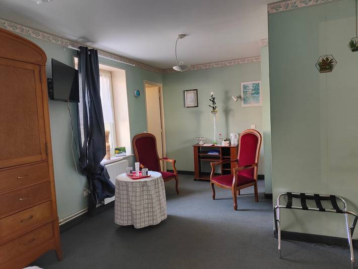 Gîte pour 2 personnes, avec jacuzzi et balcon ainsi que jardin et sauna dans La Vôge-les-Bains - 4