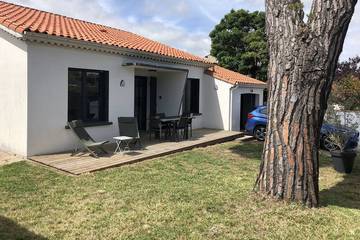 Gîte pour 4 personnes, avec jardin et terrasse dans Courlay Sur Mer