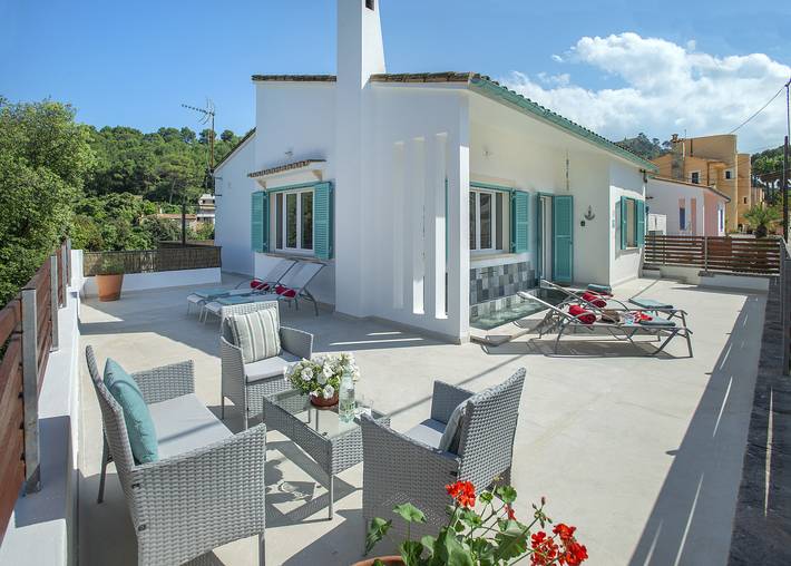 Ferienhaus für 8 Personen, mit Ausblick und Terrasse in Cala Sant Vicenc