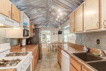 Vacation House for 6 Guests in Folly Beach, Charleston County, Picture 4