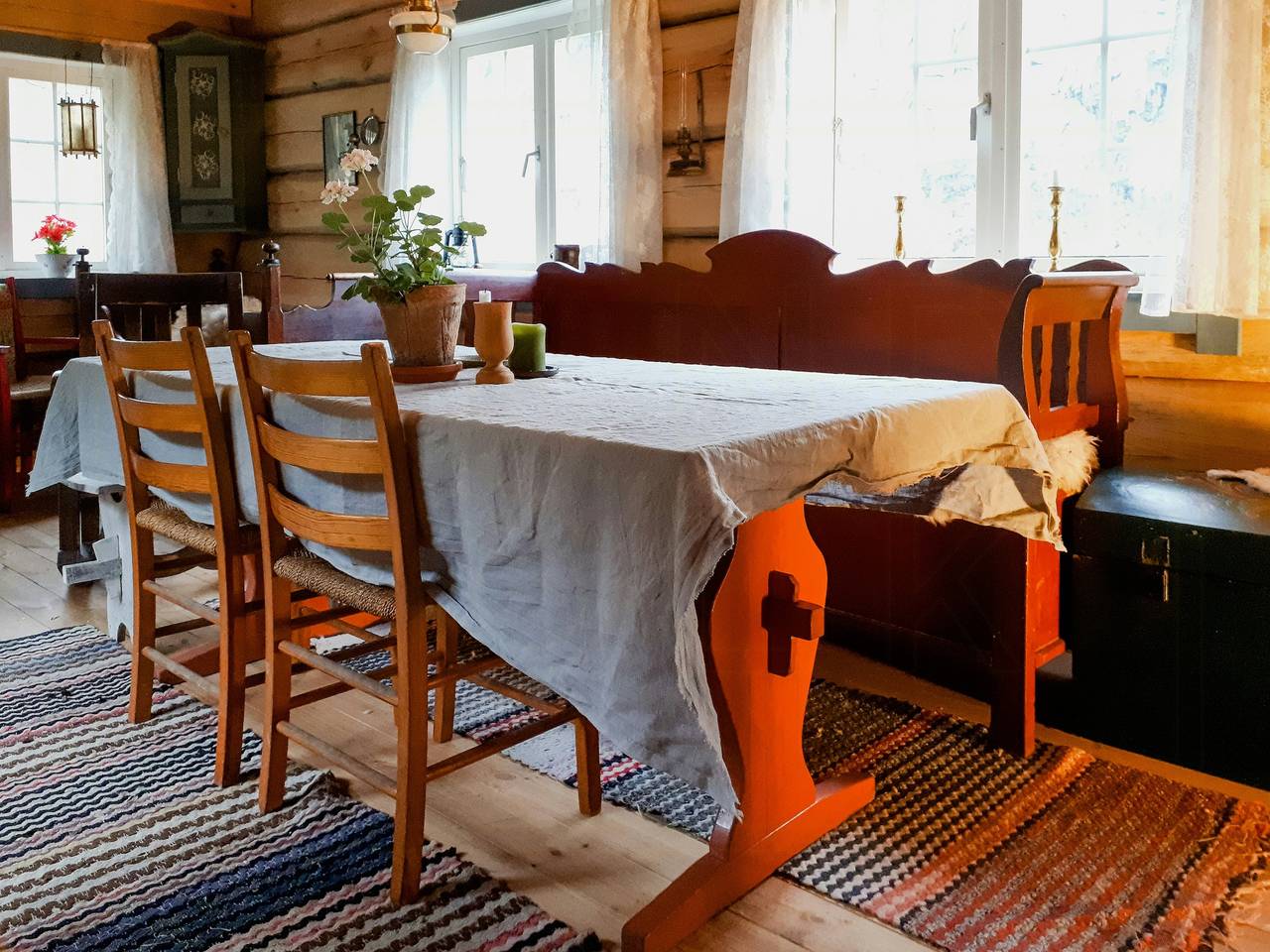 Eine Reise in die Vergangenheit in diesem schönen Blockhaus in Forsand