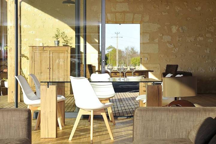 Location de vacances pour 6 personnes, avec terrasse et jardin à Plassac - 3