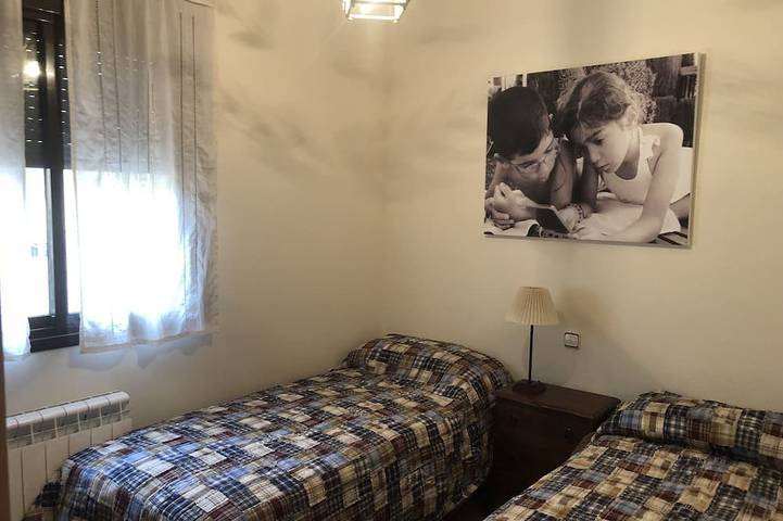 Location de vacances pour 6 personnes, avec jardin à La Adrada - 3