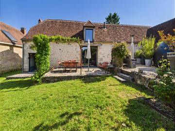 Gîte pour 6 personnes, avec jardin, adapté aux familles à Fossemagne