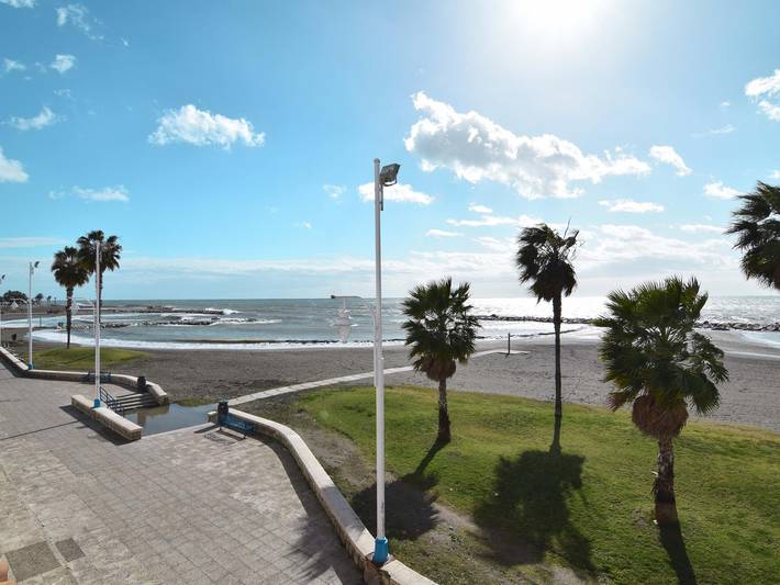 Holiday apartment for 5 people, with terrace and ocean view in Málaga (Este)