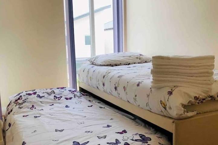 Very Clean + Air Conditioning + Parking + Internet in Manchester, Grand Manchester