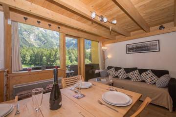 Vacation Rental for 6 Guests in Les Grandes Montets, Chamonix-Mont-Blanc, Picture 1
