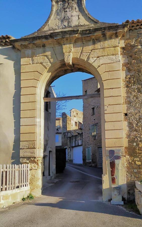 Appartement entier, One-Bedroom Apartment in Grillon, Enclave de Valreas