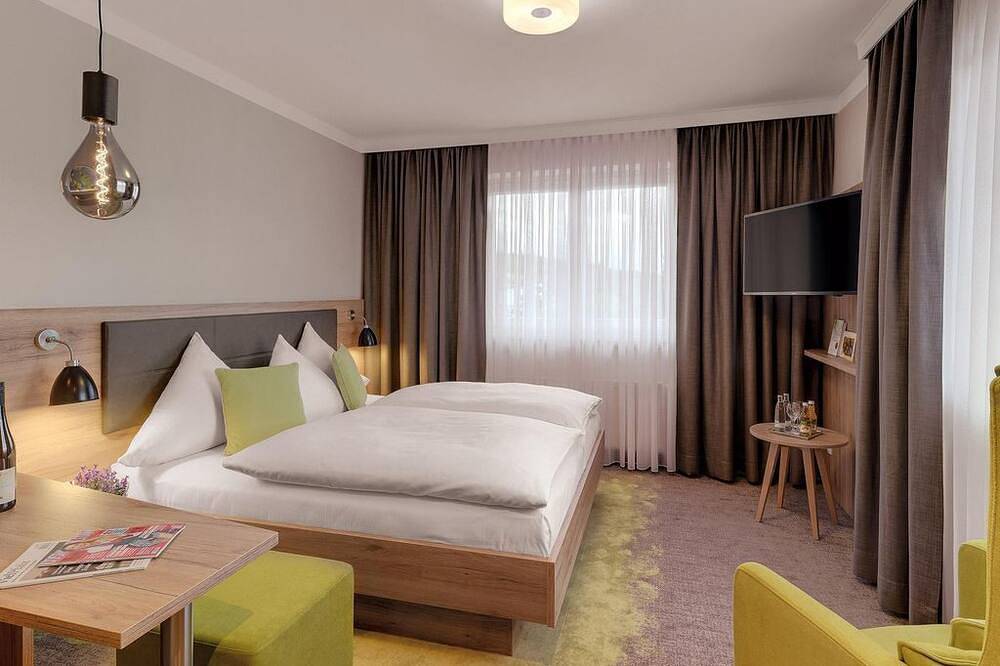Frenchbed-Zimmer - Pfalzhotel Asselheim in Grünstadt, Saar-Nahe-Bergland