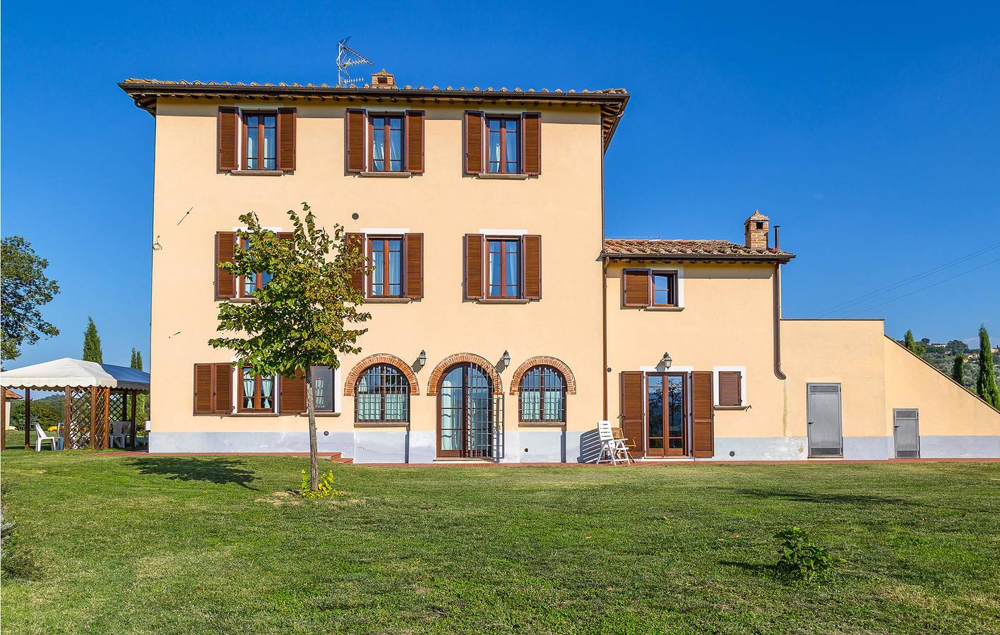 Gartenwohnung mit Pool & Parkplatz in Chiusi, Chianti