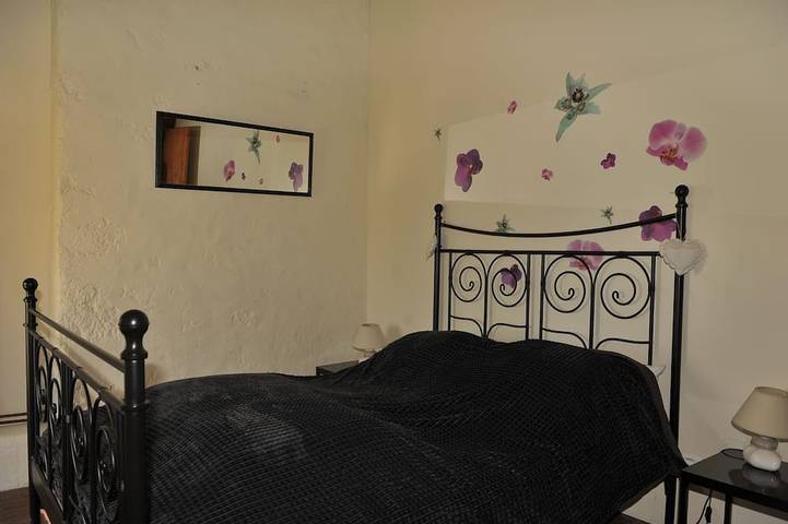 Location de vacances pour 6 personnes, avec jardin et piscine ainsi que sauna et jacuzzi à Bazoges-en-Pareds - 4