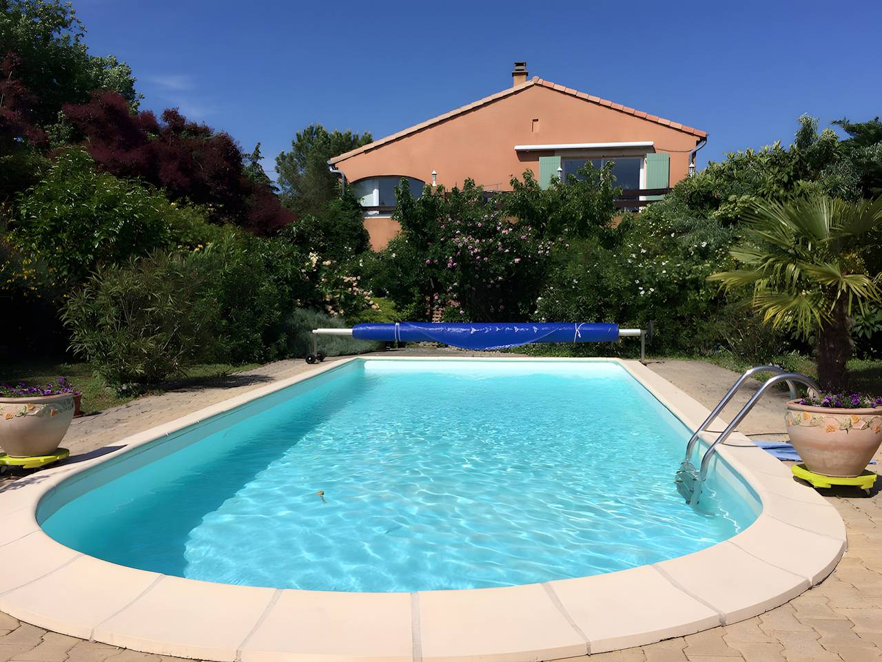 Gîte La Roseraie mit Pool in Ruoms, Ardèche