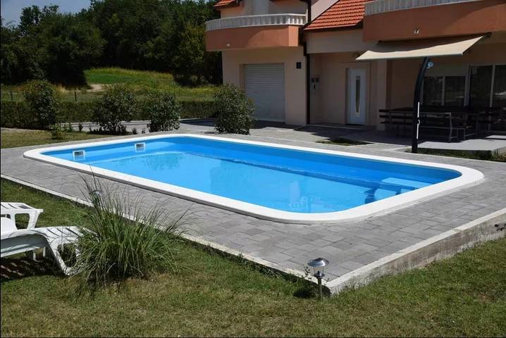 Komfortables Haus mit Terrasse Sinj, Zagora K-24347 in Dalmatinisches Zagora
