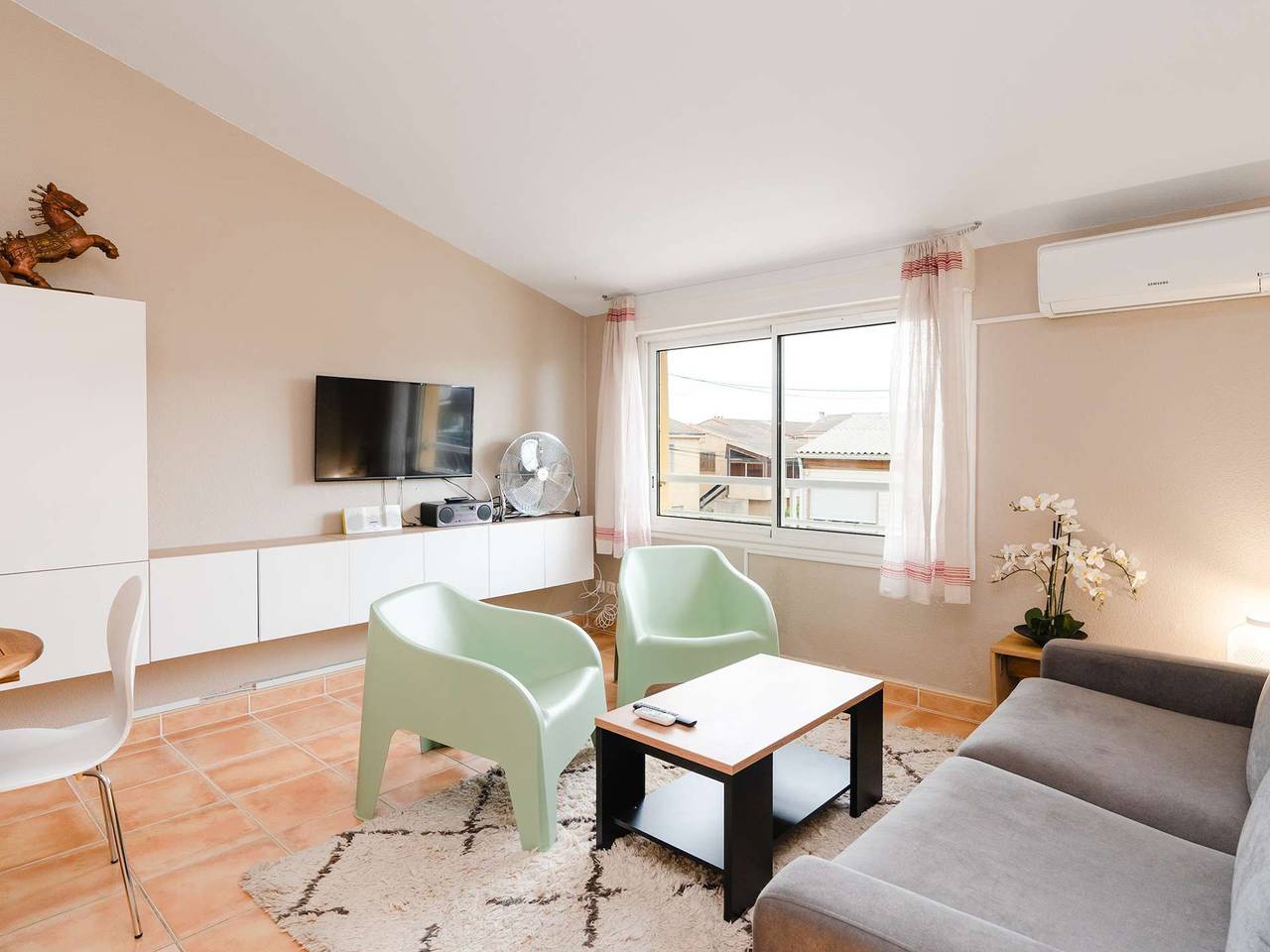 Ganze Wohnung, T2 Mezzanine mit Klima für 5 Pers, Chalets Strand, Parkplatz, Meer in Gruissan in Plage des Chalets, Gruissan
