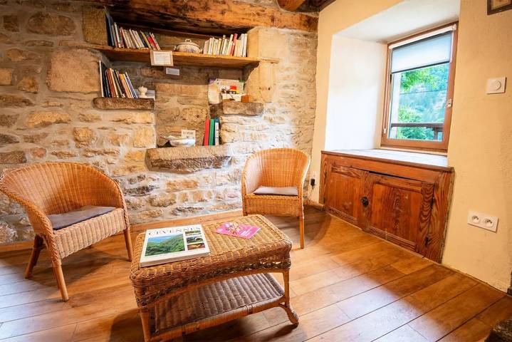Gîte pour 6 personnes, avec piscine et terrasse, animaux acceptés à Barjac (Lozère) - 3