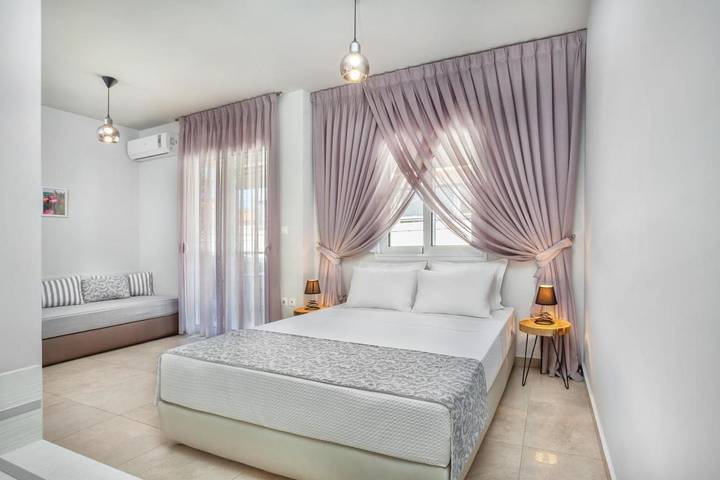 Gîte pour 3 personnes, avec jardin et terrasse dans Pefkochori